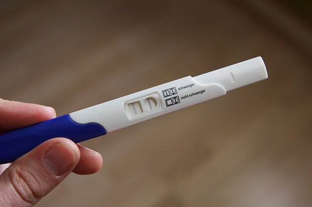 czy test ciążowy może kłamać