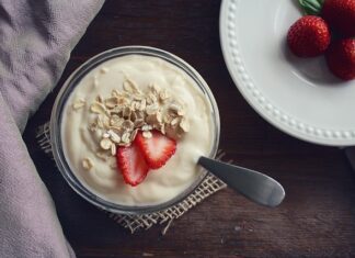 Czy śmietanę 12 można zastąpić jogurtem naturalnym?