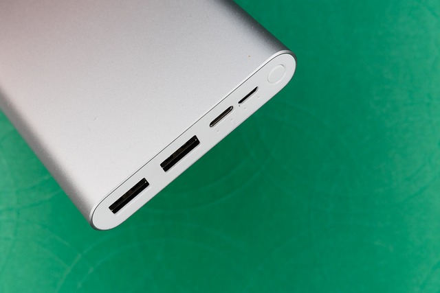 Czy powerbank można ładować ładowarka od telefonu? Czy powerbank można ładować ładowarka od telefonu?